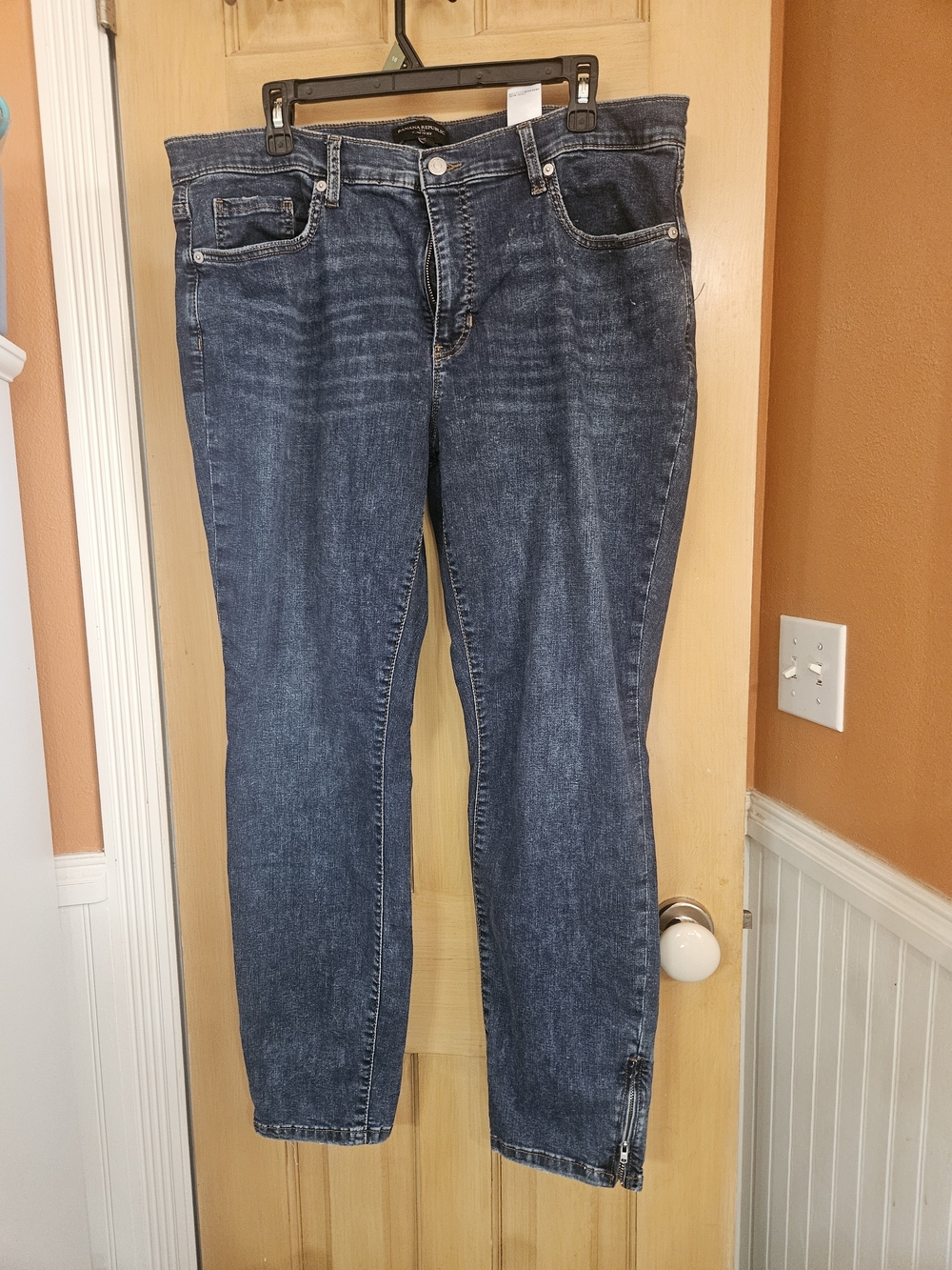 Banana Republic Dark Blue Women's Jeans - Classic Straight Fit Slightly Distress